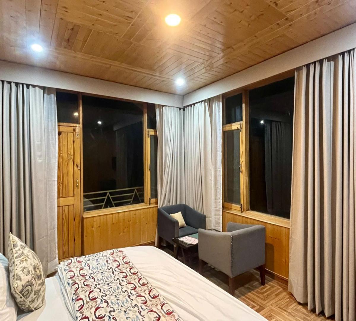 Snow Range Resort And Cottage Vashist Esterno foto