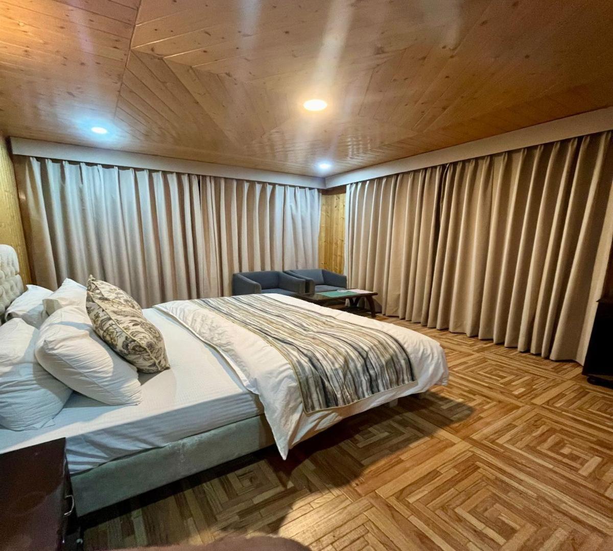 Snow Range Resort And Cottage Vashist Esterno foto