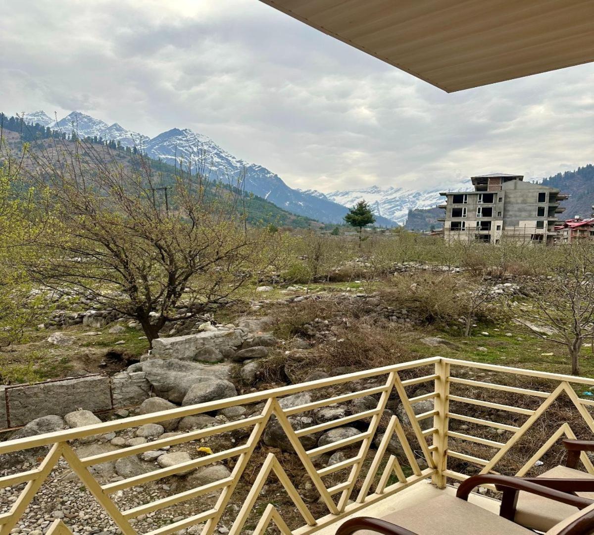Snow Range Resort And Cottage Vashist Esterno foto